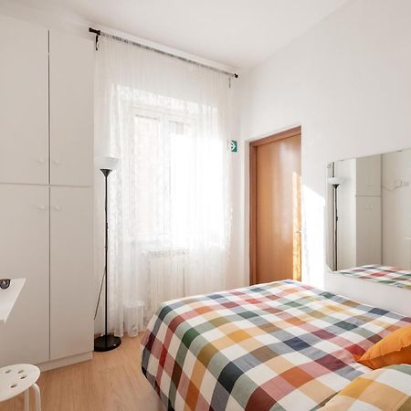 Central Little Basic Apartment Roma Ngoại thất bức ảnh