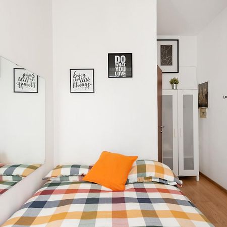 Central Little Basic Apartment Roma Ngoại thất bức ảnh