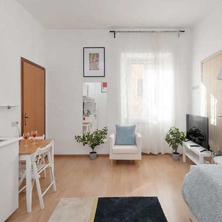 Central Little Basic Apartment Roma Ngoại thất bức ảnh